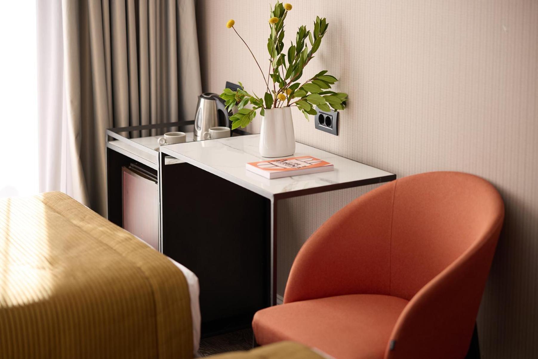 Astor Hotel Athena Bagian luar foto